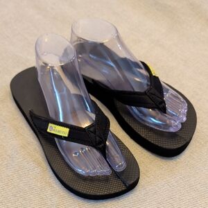 The Healing Sole Black Flipflops